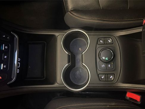 Used 2020 GMC Terrain SLT w/ Preferred Package FWD image 19