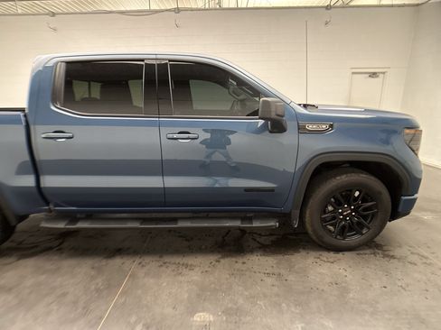 Used 2026 GMC Sierra 1500 Elevation w/ LPO, Elevation Black Package AWD/4WD image 10