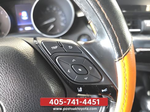 Used 2019 Toyota C-HR Limited FWD image 18