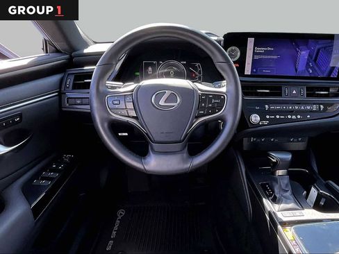 Used 2025 Lexus ES 300h w/ Premium Package FWD image 6