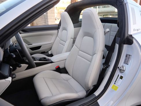 Used 2024 Porsche 911 Targa 4S image 19