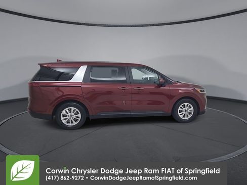 Used 2023 Kia Carnival LX FWD image 16