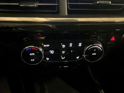 Used 2024 Chevrolet Trax ACTIV w/ Sunroof Package image 21