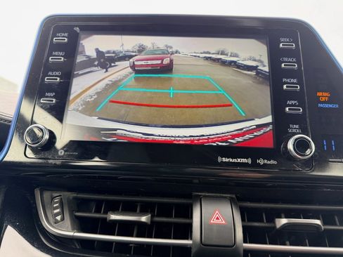 Used 2019 Toyota C-HR XLE image 16