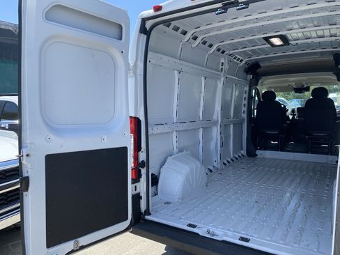 Used 2024 RAM ProMaster 2500 w/ Safety Group FWD image 15