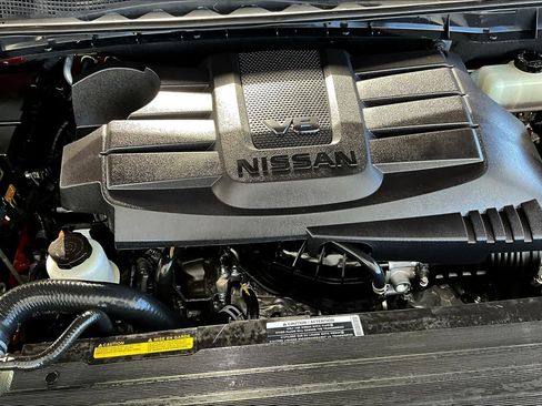 Used 2023 Nissan Titan SV w/ SV Convenience Package RWD image 32