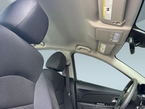 Used 2015 Chevrolet Cruze LT FWD image 15