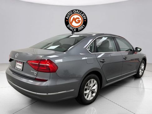 Used 2016 Volkswagen Passat 1.8T S FWD image 3