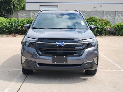 Used 2025 Subaru Forester Touring w/ Popular Package - Touring AWD/4WD image 2