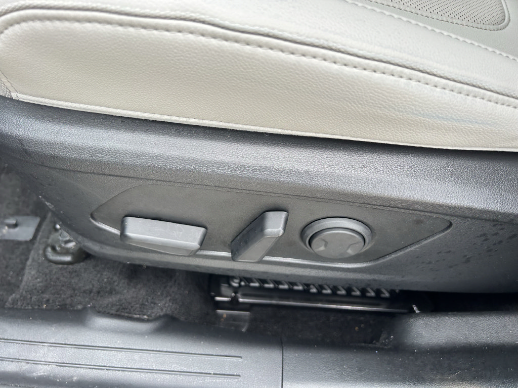 Certified 2025 Hyundai Tucson Limited AWD/4WD image 25