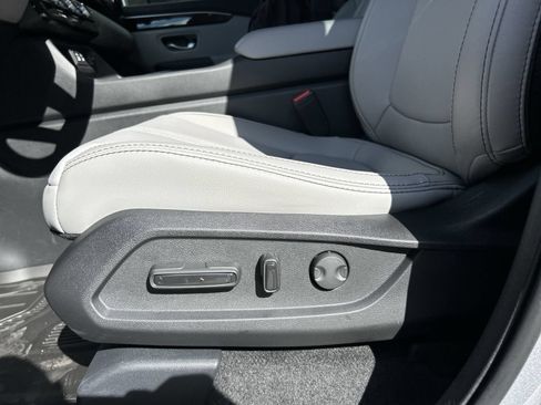 Certified 2025 Honda Pilot Touring image 15