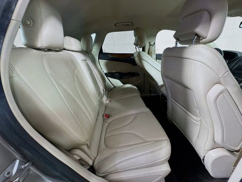 Used 2017 Lincoln MKC Select w/ Select Plus Package image 33