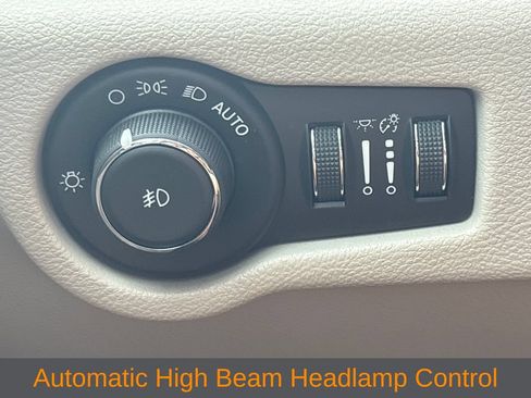 Used 2017 Chrysler Pacifica Touring-L Plus w/ Advanced Safetytec Group FWD image 11
