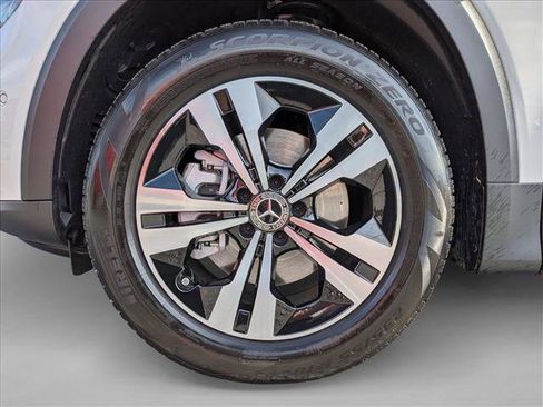 Certified 2025 Mercedes-Benz GLB 250 image 24