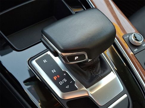 Used 2023 Audi A4 2.0T Premium w/ Convenience Package image 19