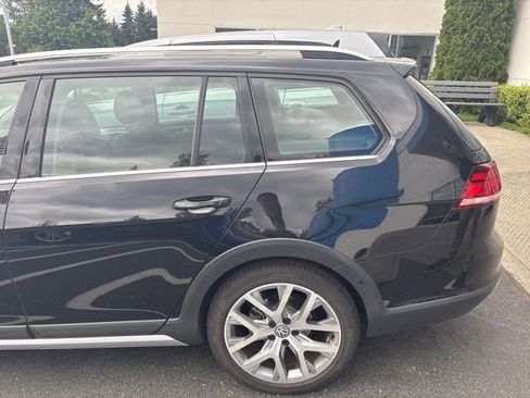 Used 2019 Volkswagen Golf Alltrack AWD/4WD image 11