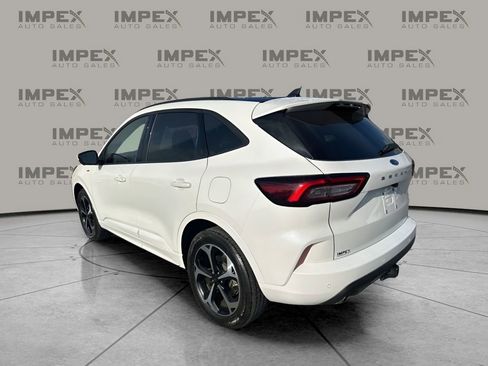 Used 2023 Ford Escape ST-Line Select w/ Tech Pack #2 image 3