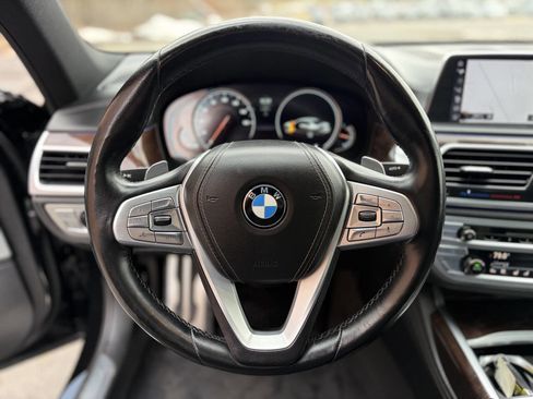Used 2017 BMW 750i xDrive AWD/4WD image 33