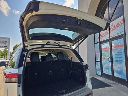 Used 2023 Nissan Pathfinder SL w/ SL Premium Package AWD/4WD image 99