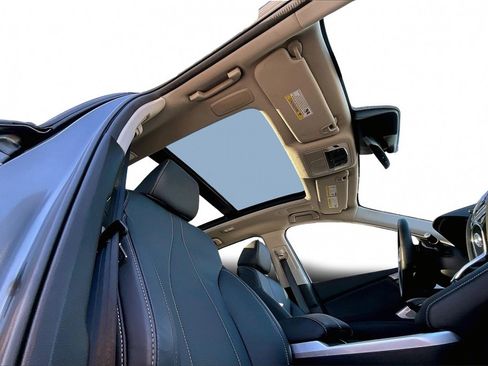 Used 2025 Acura RDX w/ Technology Package image 26