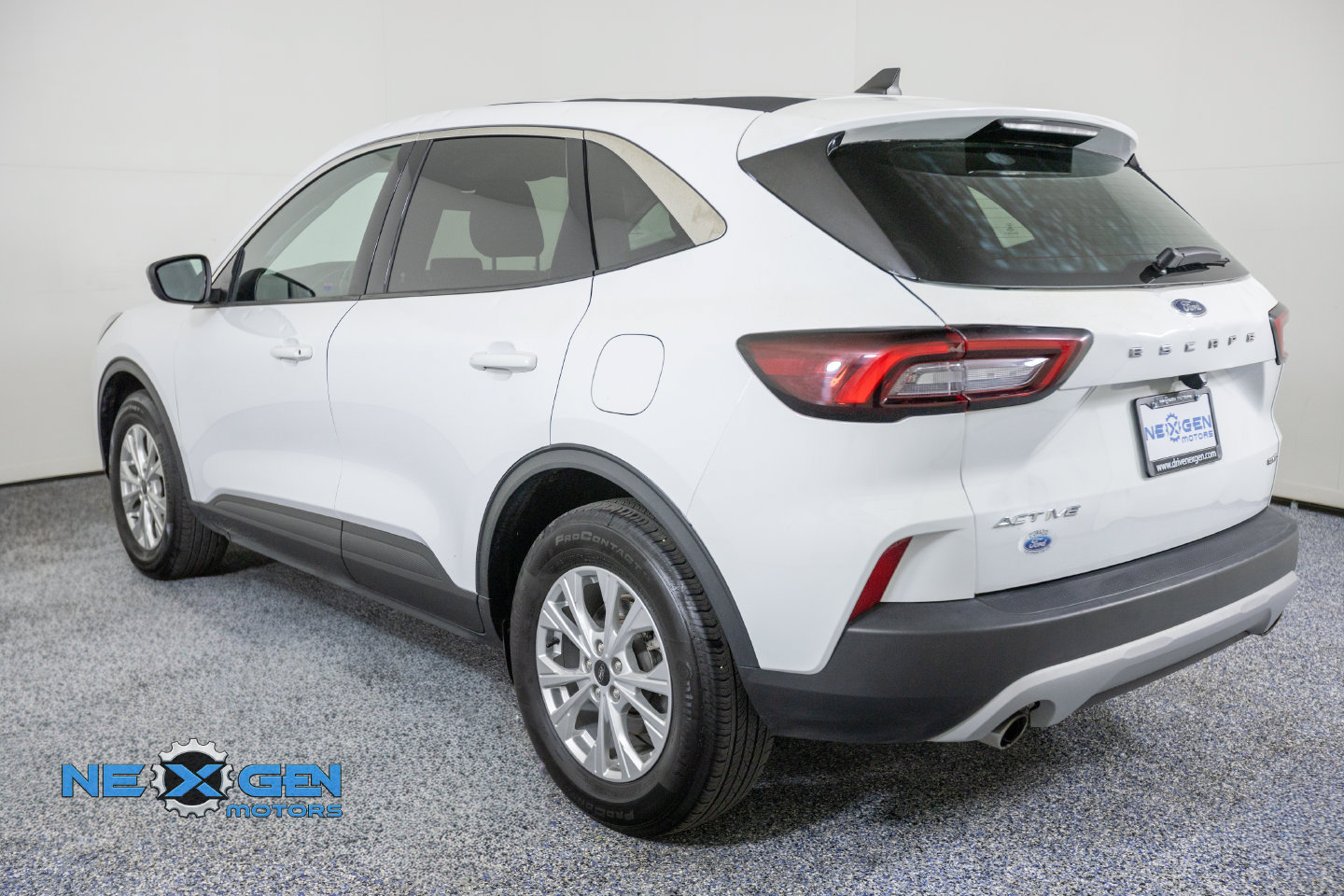 Used 2023 Ford Escape Active AWD/4WD image 6