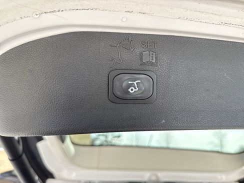 Used 2019 Ford Escape SEL AWD/4WD image 33