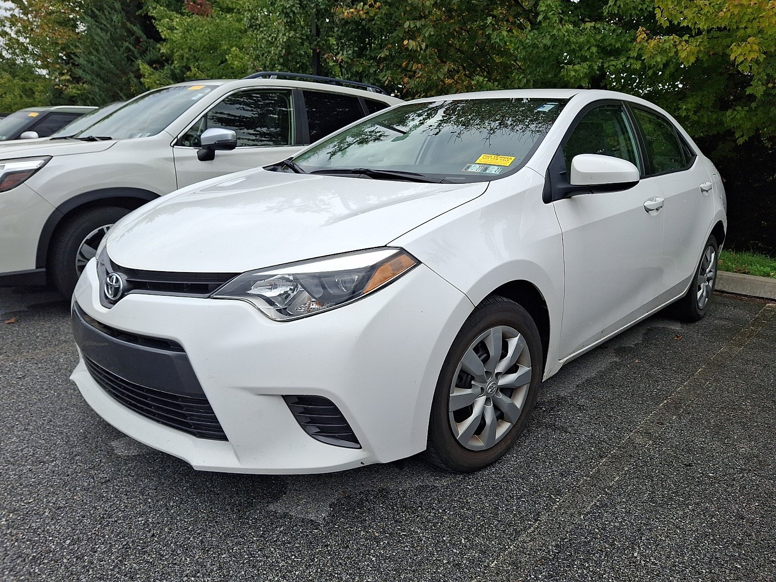 Used 2015 Toyota Corolla LE FWD image 3
