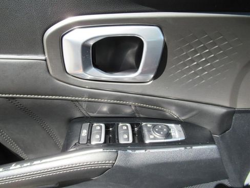 Used 2023 Kia Sorento SX FWD image 21
