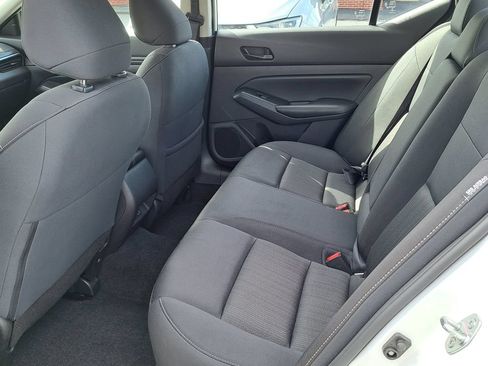 Used 2024 Nissan Altima 2.5 SV FWD image 14