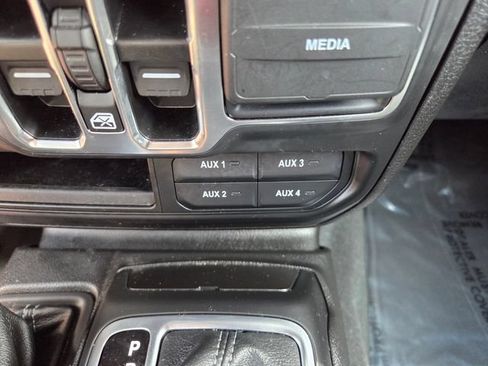 Used 2024 Jeep Wrangler Unlimited Sport AWD/4WD image 25