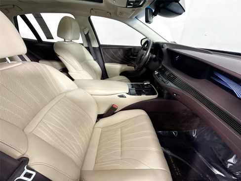 Used 2019 Lexus LS 500 w/ Interior Upgrade Package RWD image 48