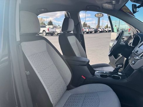 Used 2023 Chevrolet Equinox LS AWD/4WD image 34
