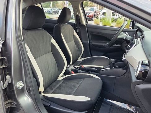 Used 2022 Nissan Versa SV image 18