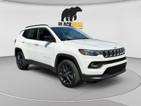 New 2026 Jeep Compass Latitude AWD/4WD image 1