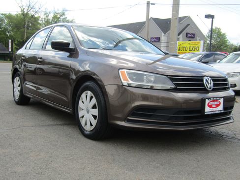 Used 2015 Volkswagen Jetta S image 1