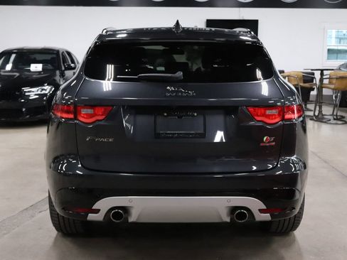 Used 2017 Jaguar F-PACE S image 4