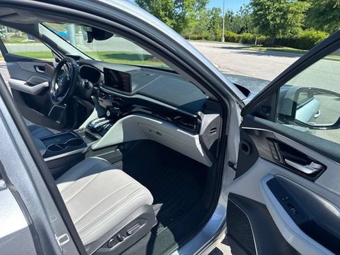 Used 2025 Acura MDX FWD w/ Technology Package image 14