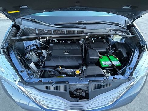 Used 2016 Toyota Sienna XLE Premium image 33