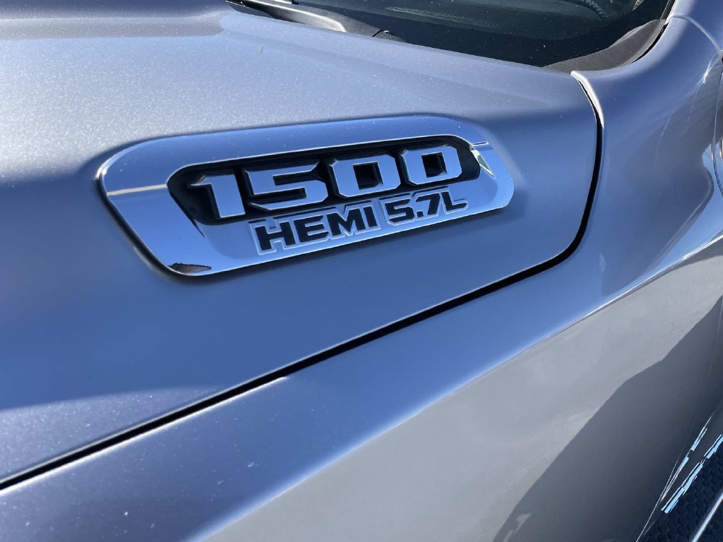 Used 2019 RAM 1500 Laramie AWD/4WD image 40