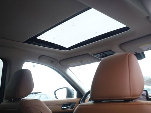 New 2026 Nissan Pathfinder Platinum image 24