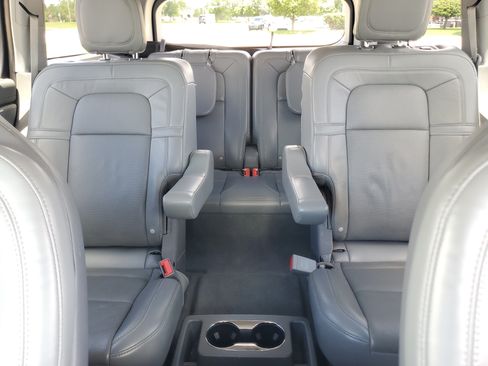 Used 2020 Lincoln Aviator Reserve w/ Equipment Group 202A AWD/4WD image 19