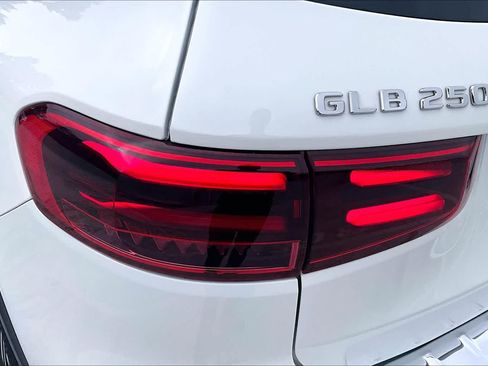 Used 2025 Mercedes-Benz GLB 250 image 28
