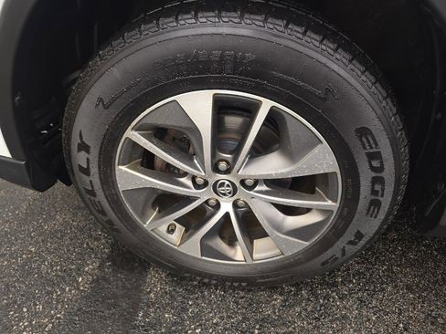 Used 2018 Toyota RAV4 XLE image 32