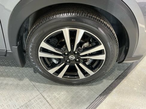 Used 2020 Nissan Kicks SV image 34