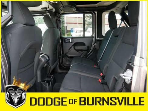 Used 2022 Jeep Wrangler Unlimited Sport image 15