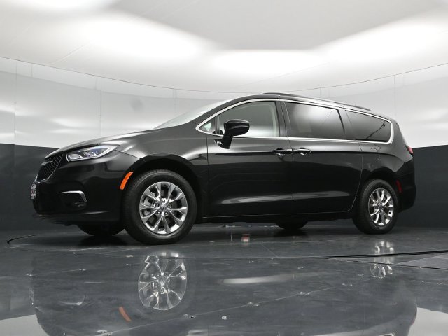 Certified 2022 Chrysler Pacifica Touring-L AWD/4WD image 62
