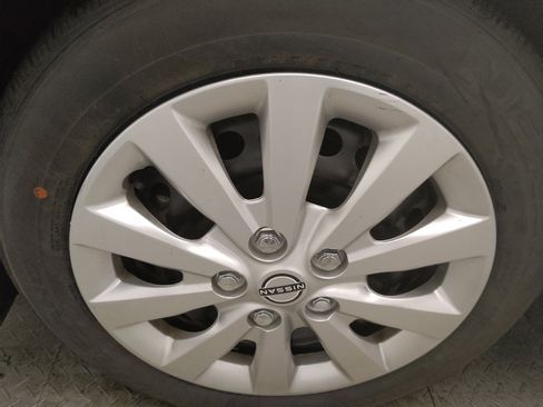 Used 2024 Nissan Sentra S FWD image 31