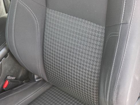 Used 2019 Dodge Challenger SXT image 23