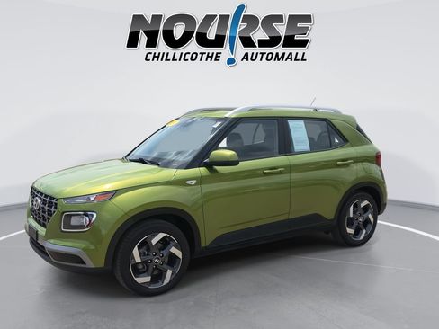 Used 2024 Hyundai Venue SEL FWD image 4