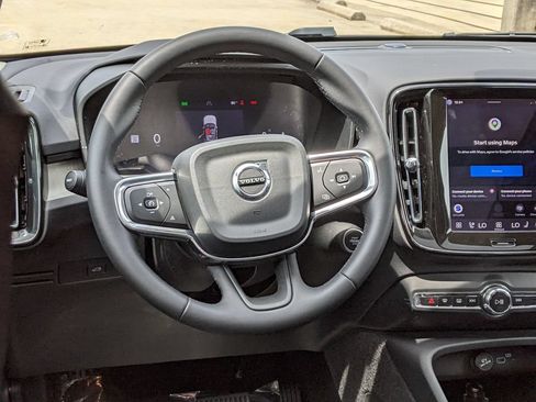 Certified 2024 Volvo XC40 B5 Core AWD/4WD image 14